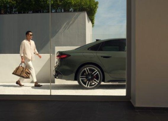 一汽奥迪A5L全方位进化：豪华与智能的完美融合