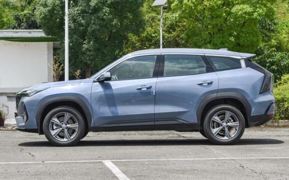 空间充裕、智能兼顾，2025款博越L三年养车成本解析