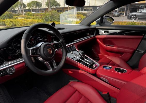 2019款保时捷Panamera 4 行政加长版 2.9T：豪华与性能并存的巅峰之作