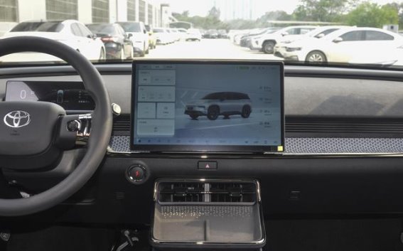 铂智3X：合资纯电SUV的家庭均衡之选