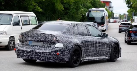 全新宝马M3电动版：颜值与性能双升级，价格或迎来大幅下调