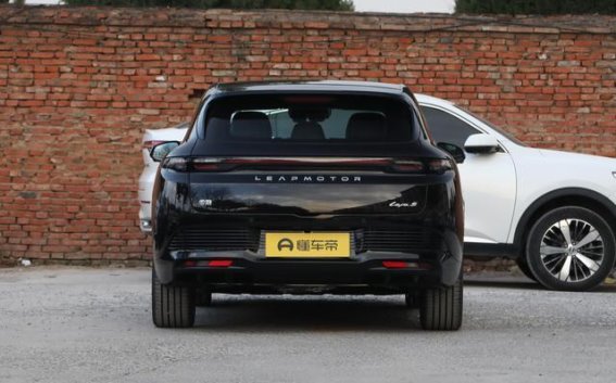 9.28万起的“超跑”梦——零跑Lafa5深度体验