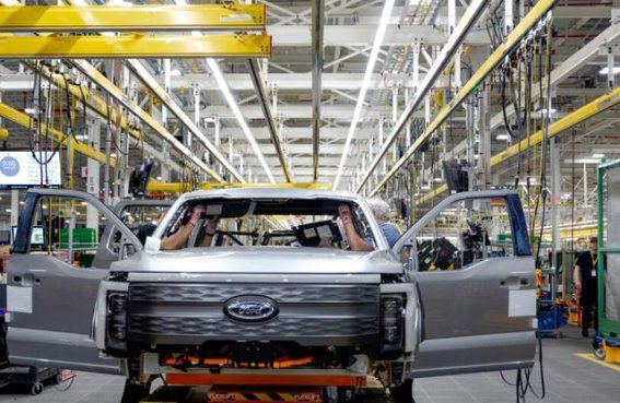 美国车企在电动化转型中遭遇困境，能否追上中国市场？