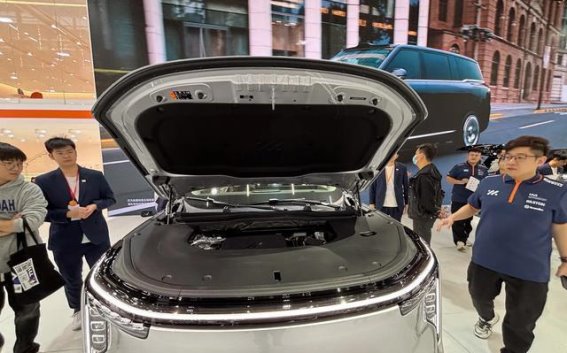 智己LS9：驾驭未来的家庭增程SUV