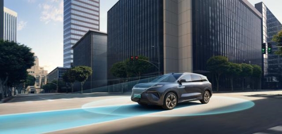 唐L：全方位智能与精致设计塑造家庭出行新标杆