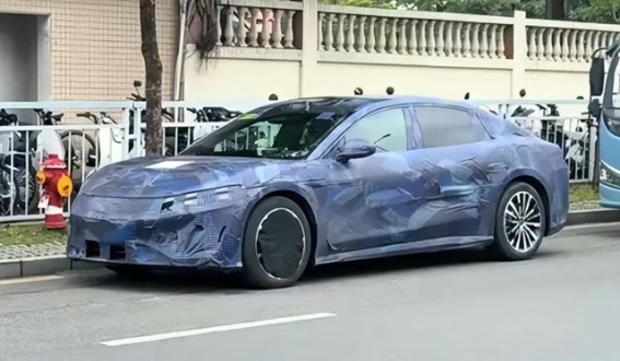 比亚迪全新D级旗舰轿车曝光！大尺寸激光雷达和智能黑科技引领未来