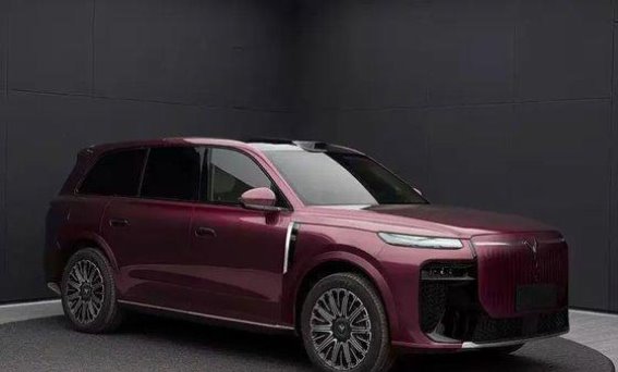 岚图泰山8：未来出行的全能选择