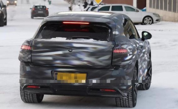 宾利全新纯电SUV曝光：年轻化设计与豪华科技的完美融合