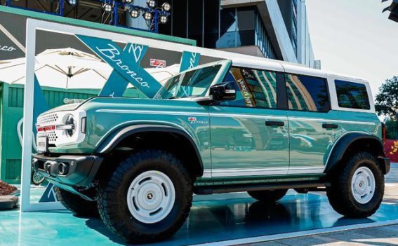 选择福特烈马1966水晶石绿——现代与经典的完美融合