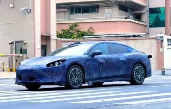 方程豹镁9中大型轿车曝光，开启品牌轿车新篇章