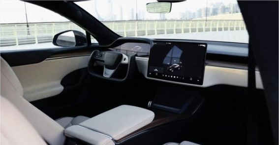 2026款特斯拉Model S Plaid体验：低调外表下的电动怪兽