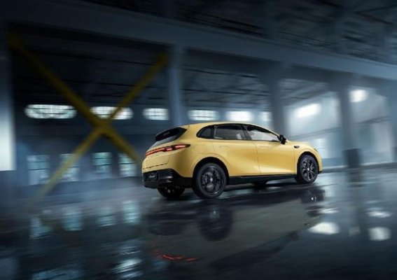 2025年十大热门轿车盘点，燃油、混动与纯电全覆盖，按需选择