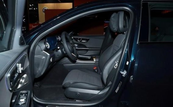 豪华车的现实困局：奔驰C级在销量压力下的抉择