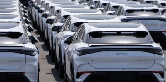 比亚迪首次超越特斯拉，登顶全球电动汽车销量榜首