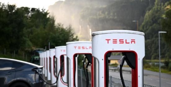 挪威2025年电动汽车市场飞跃，特斯拉销量激增，燃油车几乎退出历史舞台