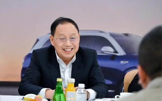 问界新豪华之道：以用户为核心重塑智能出行