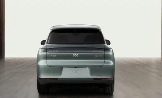 智己LS8增程中大型SUV曝光 纯电续航最高达335公里