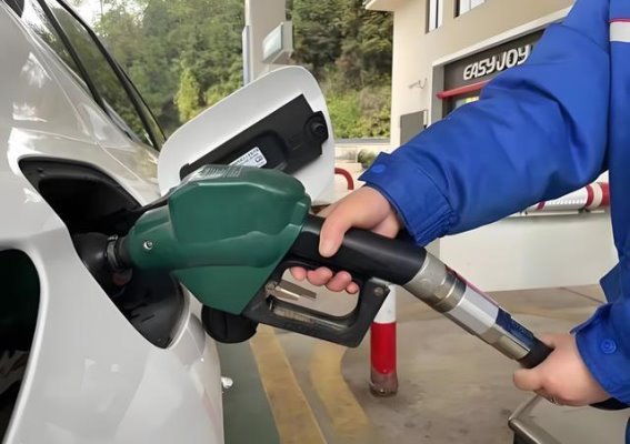 加油不一定要加满，这样做更划算又护车