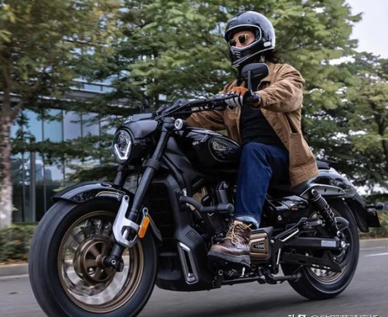 无极CU625：领先一步的设计与精准市场定位