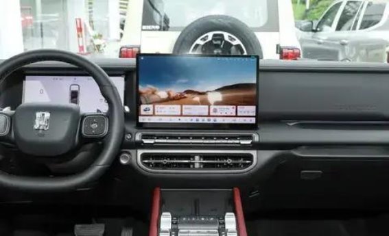 坦克300新能源：高颜值与实用性并存的全能SUV