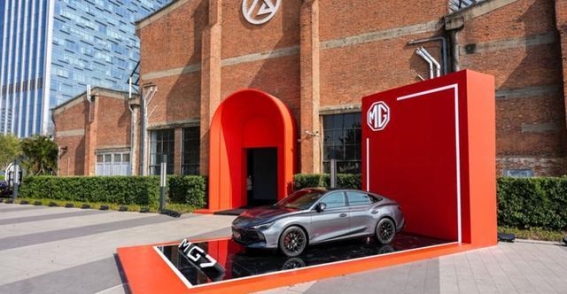 MG7轿跑的逆势登场：高性能燃油车的未来之路