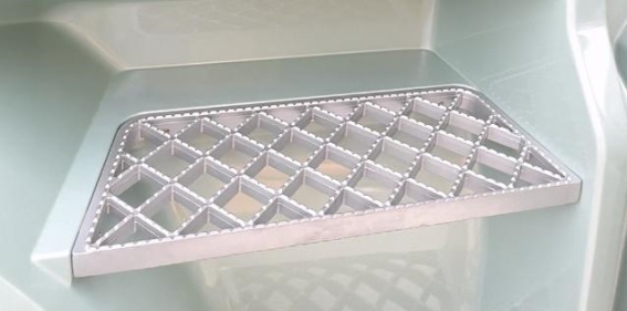 国产重卡登车梯设计缺陷：司机的“痛点”