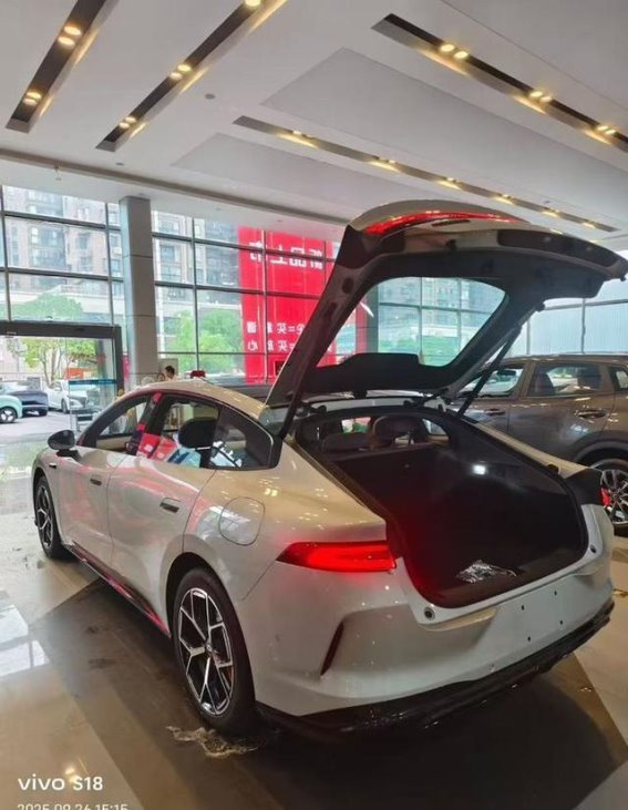 长安启源A06：智能出行新标杆，新能源汽车市场的“黑马”