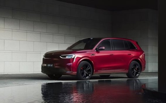 全新问界M7增程长续航版：家庭出行的理想之选