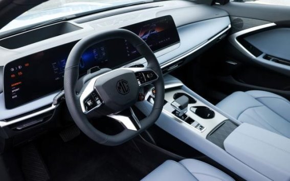 燃油轿跑新风尚！MG7 2026款全面升级，驾趣与智能并驾齐驱