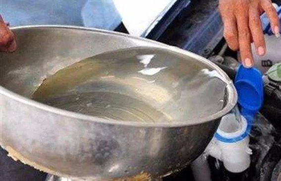 寒冬来临，如何正确使用玻璃水避免车辆损坏