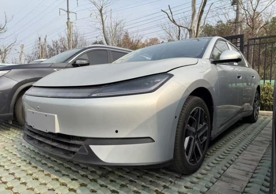 极狐S3实车曝光，纯电与增程版续航超越期待