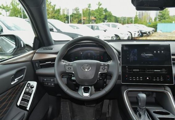 丰田亚洲龙：均衡的选择，优缺点尽显其间