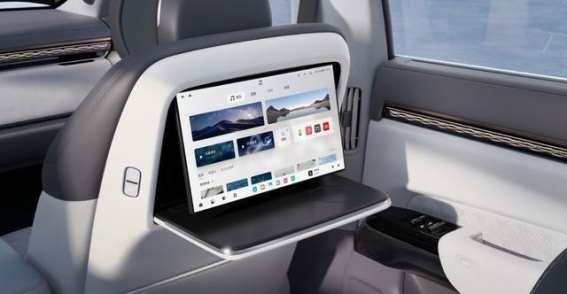 极氪8X：以性能为剑，撬动豪华品牌高地