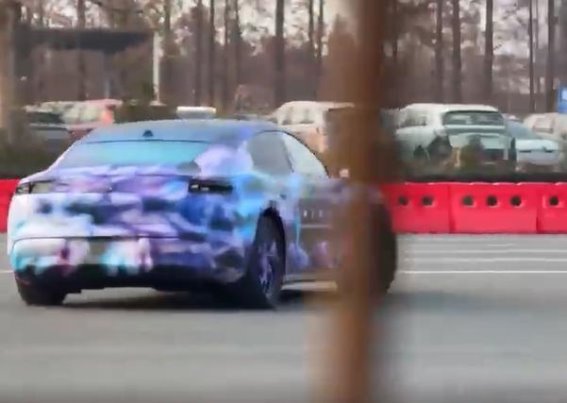 尚界Z7赛道路试：优雅姿态与动感性能的完美融合