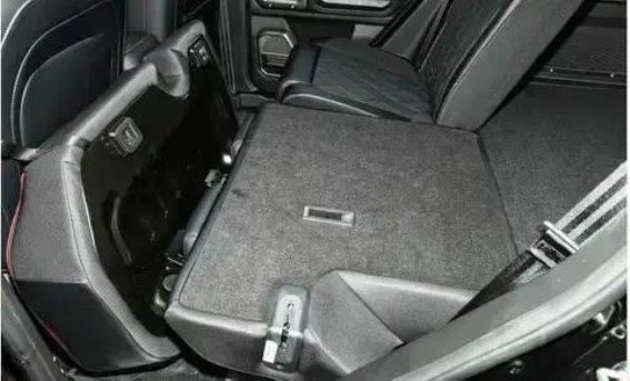 捷途旅行者 CDM：硬派混动SUV的全能之选