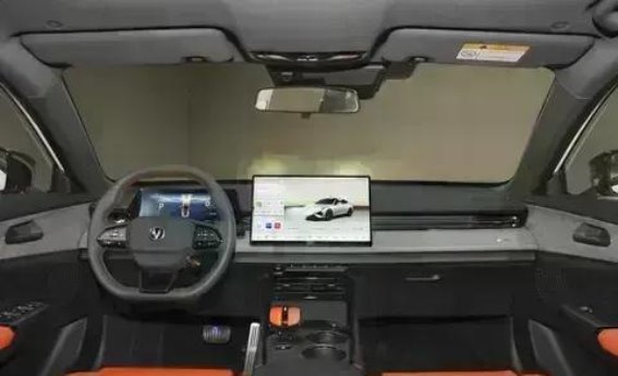 长安第三代UNI-V：年轻人心动的运动轿跑