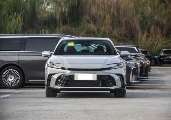 全新丰田凯美瑞上市：运动与智能的完美融合