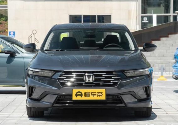 2025款雅阁运动系列详解：选择中配还是高配，哪个更适合你？