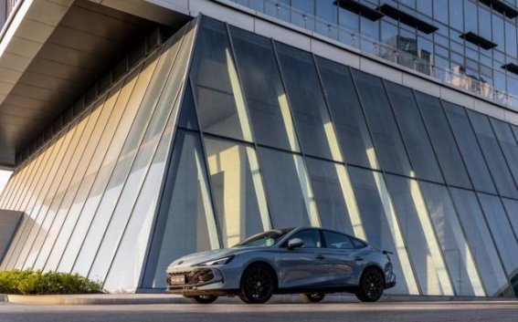 赛道基因与智能科技碰撞，2026款MG7引领15万级燃油轿跑新潮流