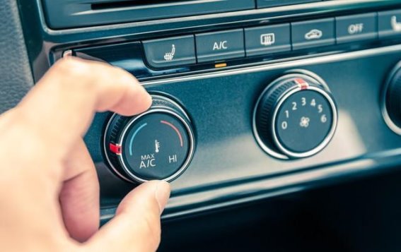 冬季车窗除雾诀窍：1分钟快速清晰视野，告别冻手烦恼