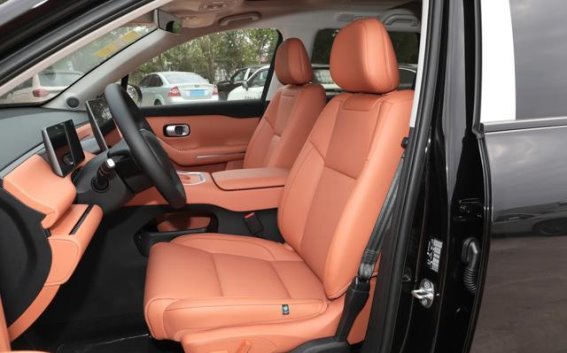 零跑C16六座SUV评测：超高性价比，满足家庭需求的理想之选