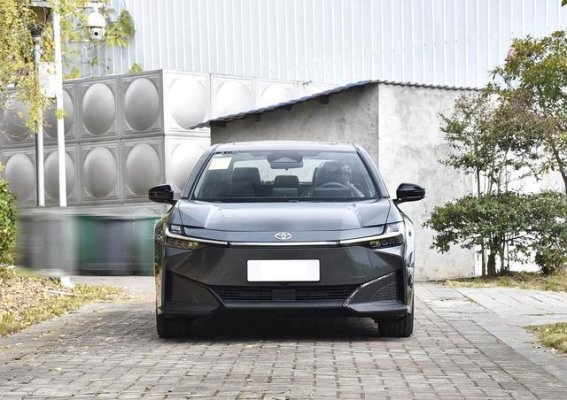 丰田bZ3：纯电轿车新标杆，性价比超高的家庭代步车