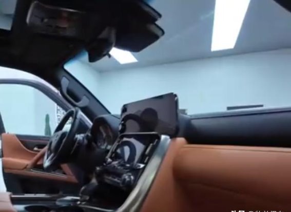 雷克萨斯LX700H：豪华越野车的销量飙升与无与伦比的魅力