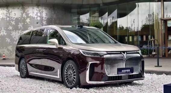 年销8万+的高端MPV！岚图梦想家如何凭三大硬实力打破外资垄断