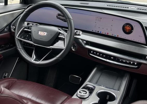 凯迪拉克XT5与英菲尼迪QX50的选择：性价比与豪华感的博弈