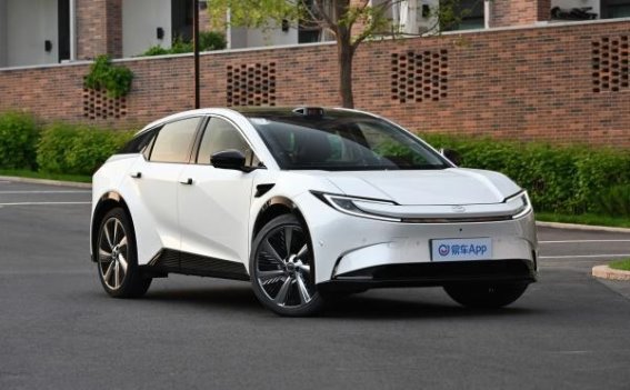 丰田bZ5优惠享补贴，省0.9万元的购车机会