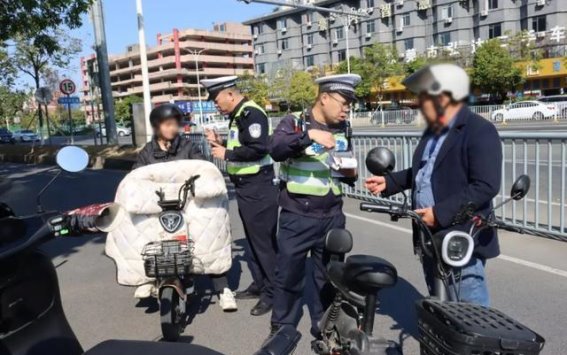 2026年电动车新规：挡风被禁用，守护安全出行的五大要点