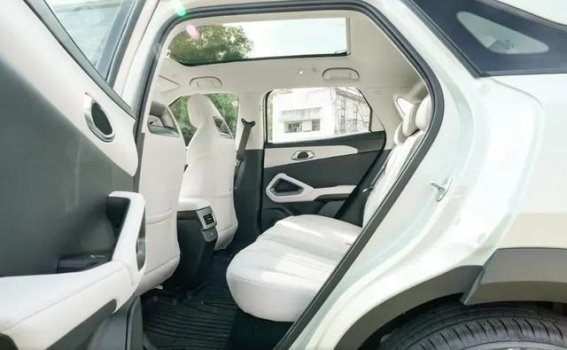 10万级纯电SUV对比：长安启源全新Q05与比亚迪元UP谁更懂消费者