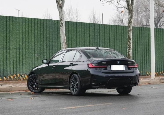 2026款宝马3系重磅上市：运动豪华兼具，25.8万元起引领豪华轿车新风潮